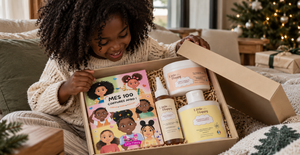  Enfant ouvrant son coffret de Noël Little Happy Hair 